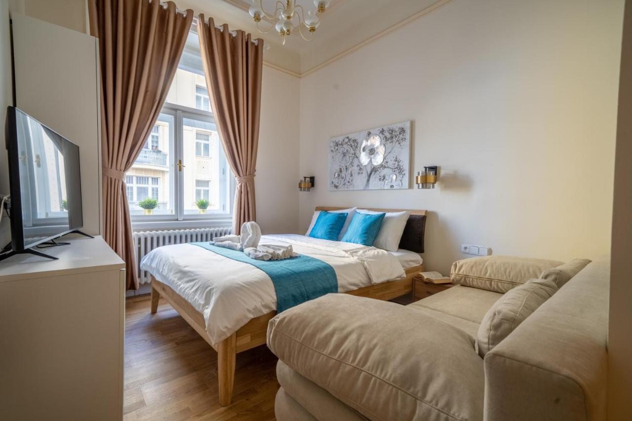 Exclusive Apartment With A View Of Prague Castle And Vltava River Bagian luar foto