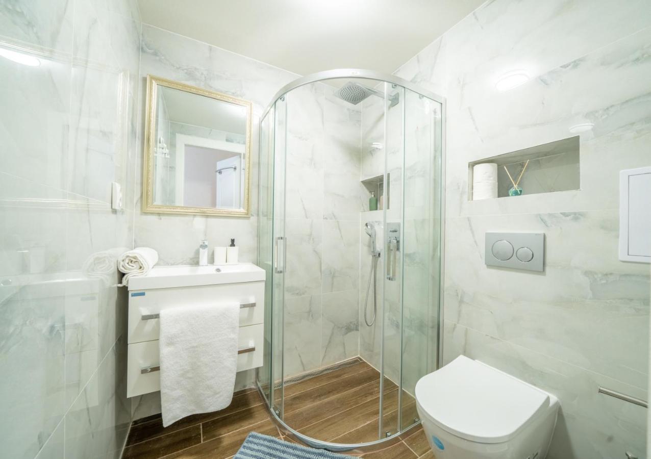 Exclusive Apartment With A View Of Prague Castle And Vltava River Bagian luar foto
